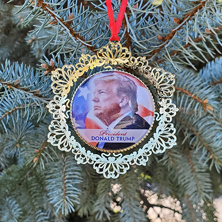 https://www.dcgiftshop.com/Product_Images/Christmas_Ornaments/2020/Donald-Trump-Christmas-Ornament-L.png