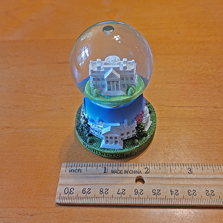 Mini White House Snow Globe